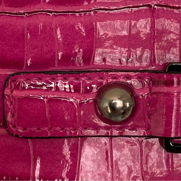 Guess Pink Patent Shoulder Chain Purse - Picture 14 of 17